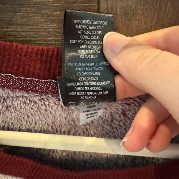 Disney Mickey Mouse Maroon & Cream Fleece Sweatshirt Women's Pullover XL - Picture 6 of 8